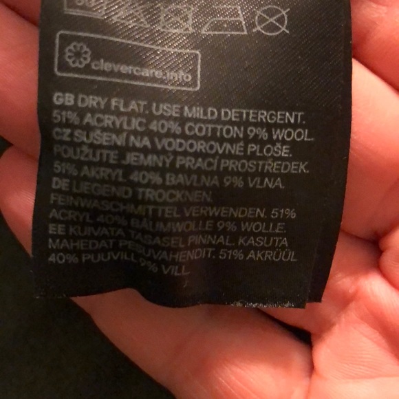 ๐ 2/$30๐ Army green ribbed sweater from H&M - Picture 9 of 9